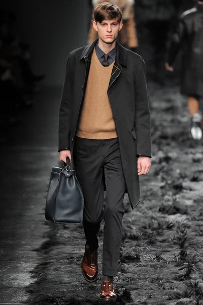 Look 17